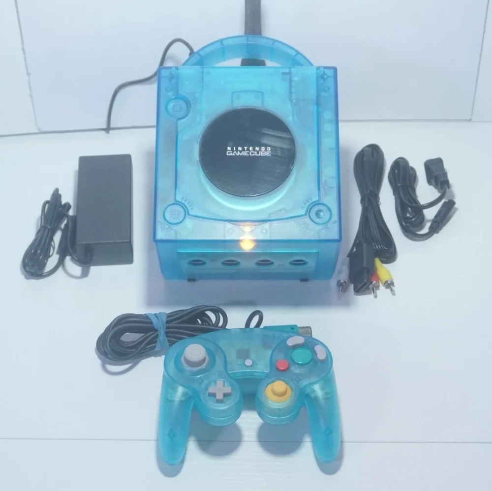 Clear Sky Blue Nintendo GameCube Console DOL-001 (USA) Yellow LED & Controller